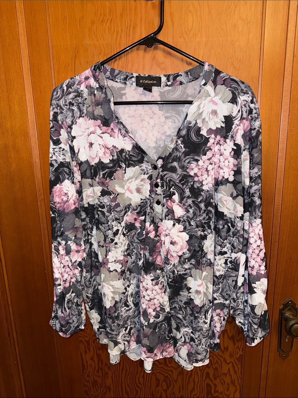 GG Collection Black and Pink Floral Button-Down Blouse
